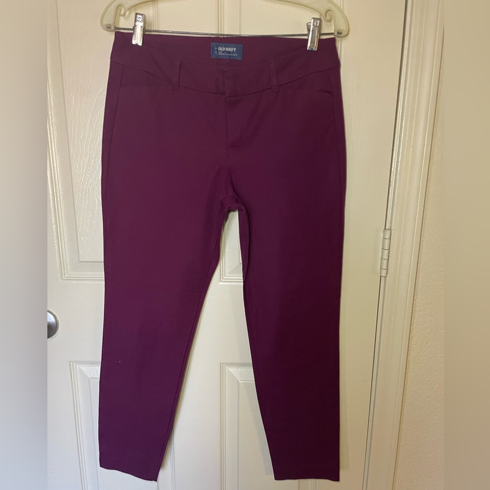 Old Navy Pixie Mid Rise Burgundy Size 6 Regular